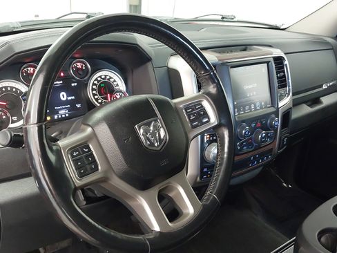 Used 2017 RAM 1500 Laramie image 17