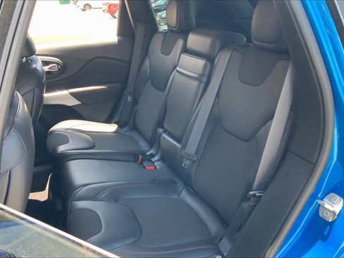 Used 2017 Jeep Cherokee Trailhawk w/ Comfort/Convenience Group image 20