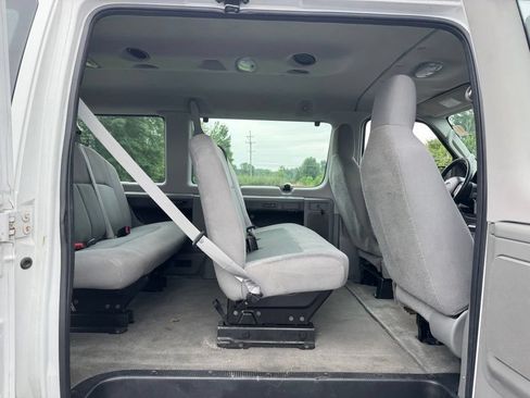 Used 2012 Ford E-350 and Econoline 350 XLT RWD image 10