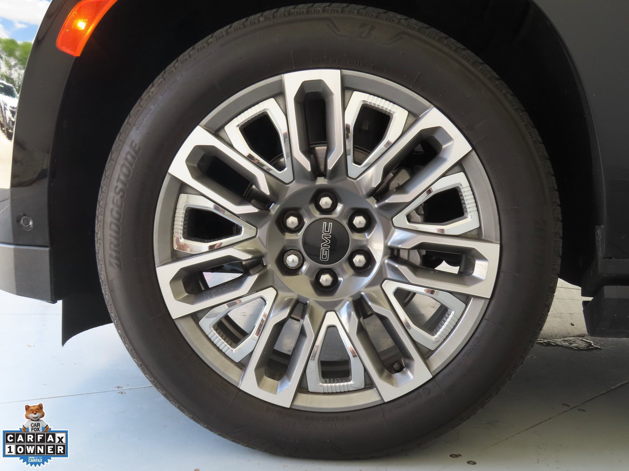 Used 2024 GMC Yukon Denali Ultimate AWD/4WD image 30