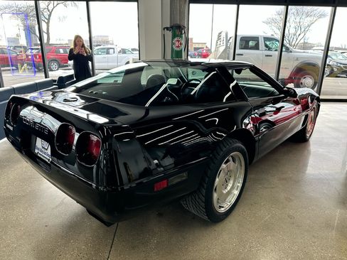Used 1996 Chevrolet Corvette Coupe image 7