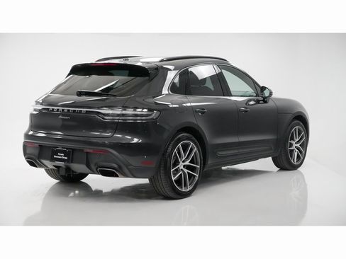 Used 2025 Porsche Macan image 10