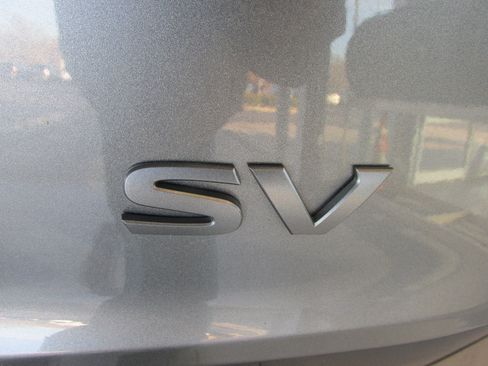 Used 2024 Nissan Rogue SV image 11