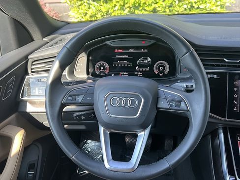 Used 2023 Audi Q8 Prestige image 37