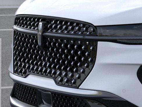 New 2026 Lincoln Nautilus Premier AWD/4WD image 17