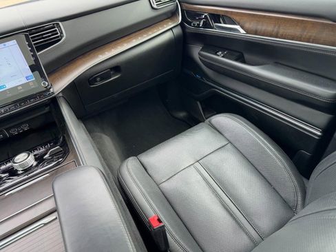 Used 2022 Jeep Grand Wagoneer Series I w/ Flexible Seating Group AWD/4WD image 19