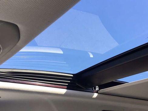 Used 2023 Chrysler Pacifica Limited image 33