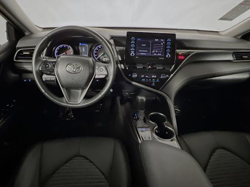 Used 2024 Toyota Camry SE image 29