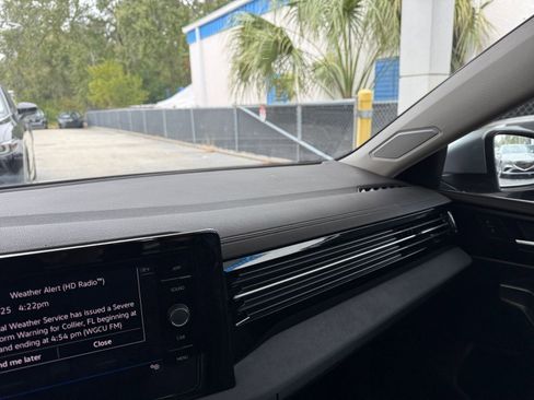 Used 2025 Volkswagen Jetta SE image 35