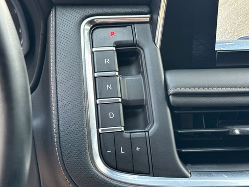 Used 2024 GMC Yukon AT4 AWD/4WD image 35