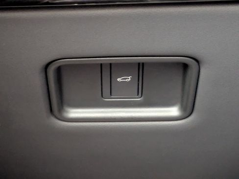Certified 2024 Land Rover Range Rover Sport SE image 17