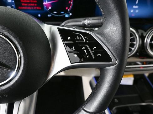 Certified 2025 Mercedes-Benz GLB 250 image 11