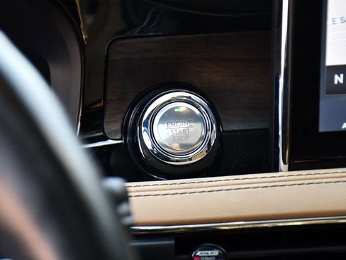 Used 2021 Lincoln Corsair Reserve w/ Equipment Group 201A image 27