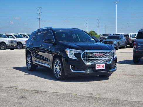 Used 2023 GMC Terrain Denali AWD/4WD image 3