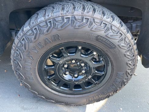 Used 2024 GMC Sierra 1500 AT4X w/ AT4X AEV Edition image 3