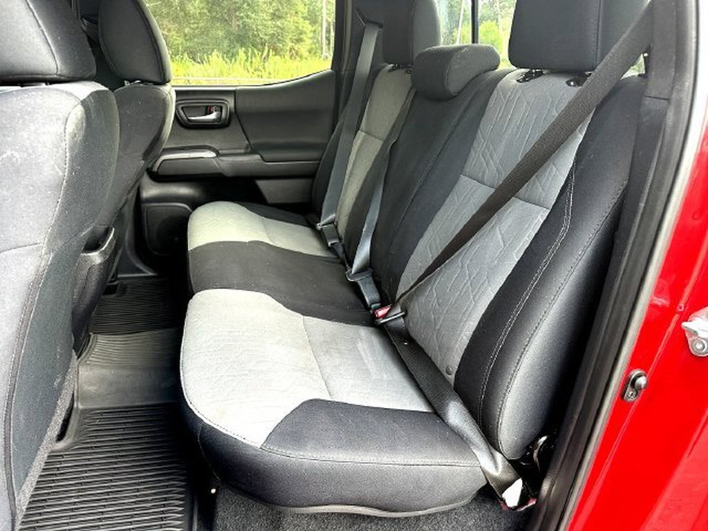 Used 2021 Toyota Tacoma TRD Sport w/ Technology Package AWD/4WD image 18