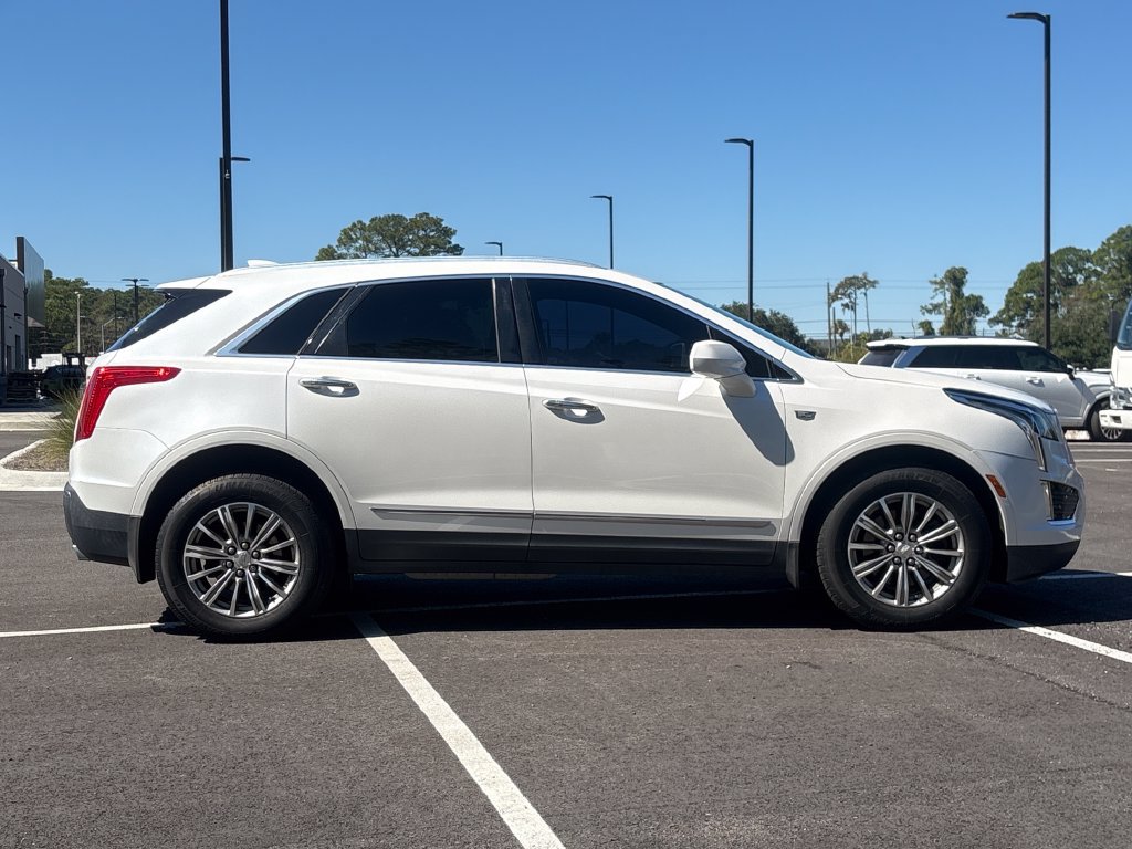 Used 2017 Cadillac XT5 Luxury w/ LPO, Wheel Lock Package FWD image 7
