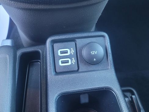 Used 2021 Ford Transit Connect XLT image 22