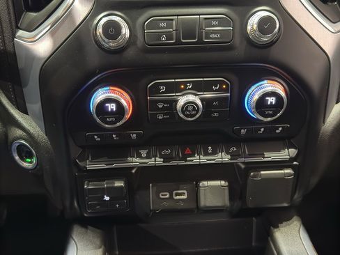 Used 2023 GMC Sierra 3500 SLT w/ SLT Convenience Package image 33