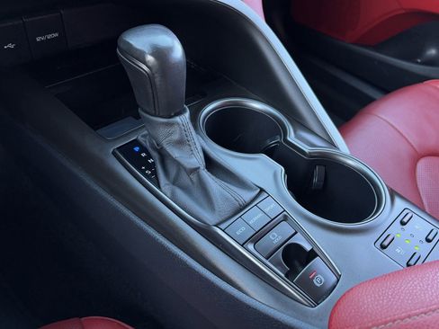 Used 2021 Toyota Camry XSE image 19