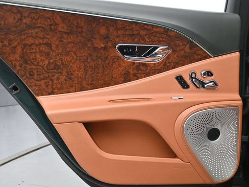 Used 2022 Bentley Flying Spur V8 AWD/4WD image 21
