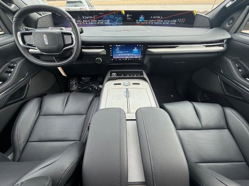 New 2026 Lincoln Navigator Reserve w/ Jet Appearance Package image 8