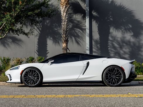 Used 2025 McLaren GTS image 3