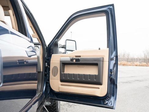 Used 2013 Ford F350 Lariat w/ Chrome Pkg image 42