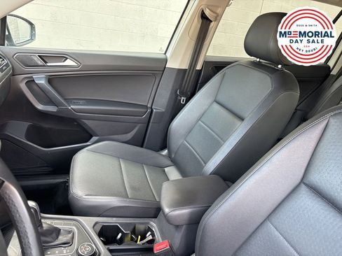 Used 2020 Volkswagen Tiguan SE AWD/4WD image 13