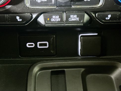 Used 2022 Chevrolet Suburban RST w/ Luxury Package image 26