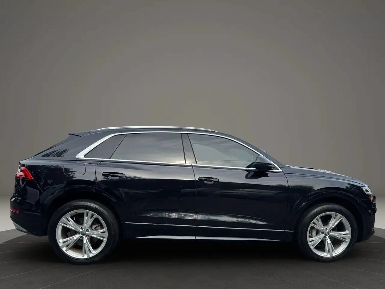 Used 2019 Audi Q8 Premium w/ Convenience Package AWD/4WD image 6