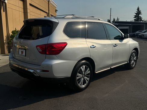 Used 2017 Nissan Pathfinder SV FWD image 7