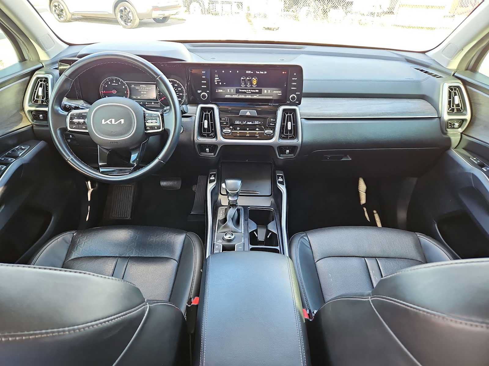 Used 2022 Kia Sorento EX w/ Panoramic Sunroof Package FWD image 14
