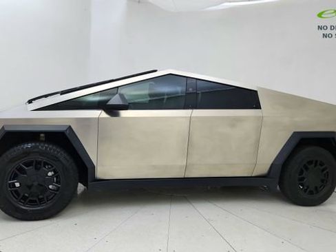 Used 2024 Tesla Cybertruck AWD Crew Cab image 3