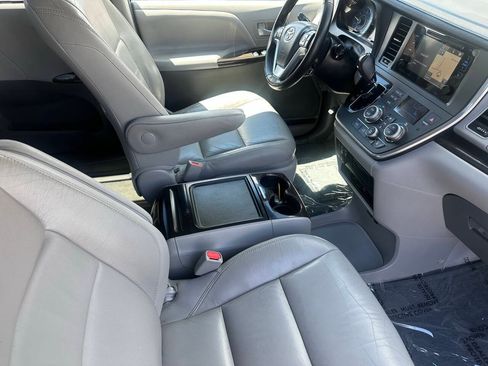 Used 2016 Toyota Sienna XLE Premium AWD/4WD image 12