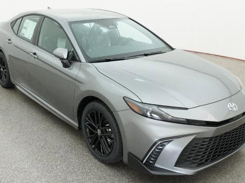 New 2026 Toyota Camry SE FWD image 13