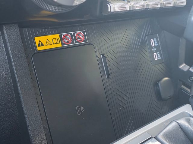 Used 2024 Toyota Tacoma SR5 AWD/4WD image 28
