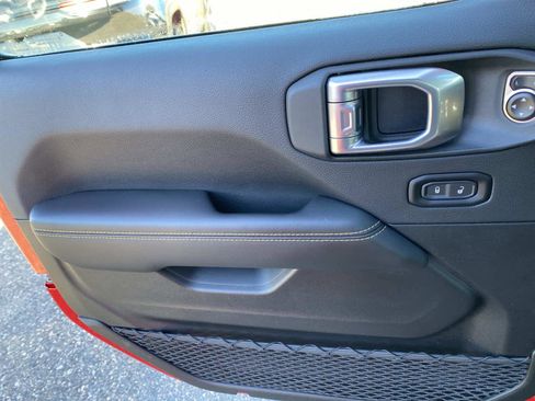 Certified 2024 Jeep Wrangler Sahara w/ Technology Group image 25