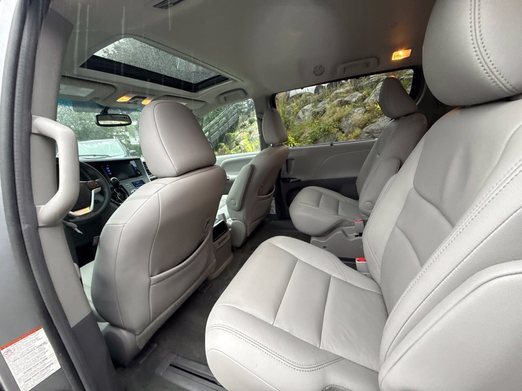 Used 2017 Toyota Sienna AWD image 19