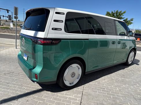 New 2025 Volkswagen ID. Buzz 1st Edition AWD/4WD image 5