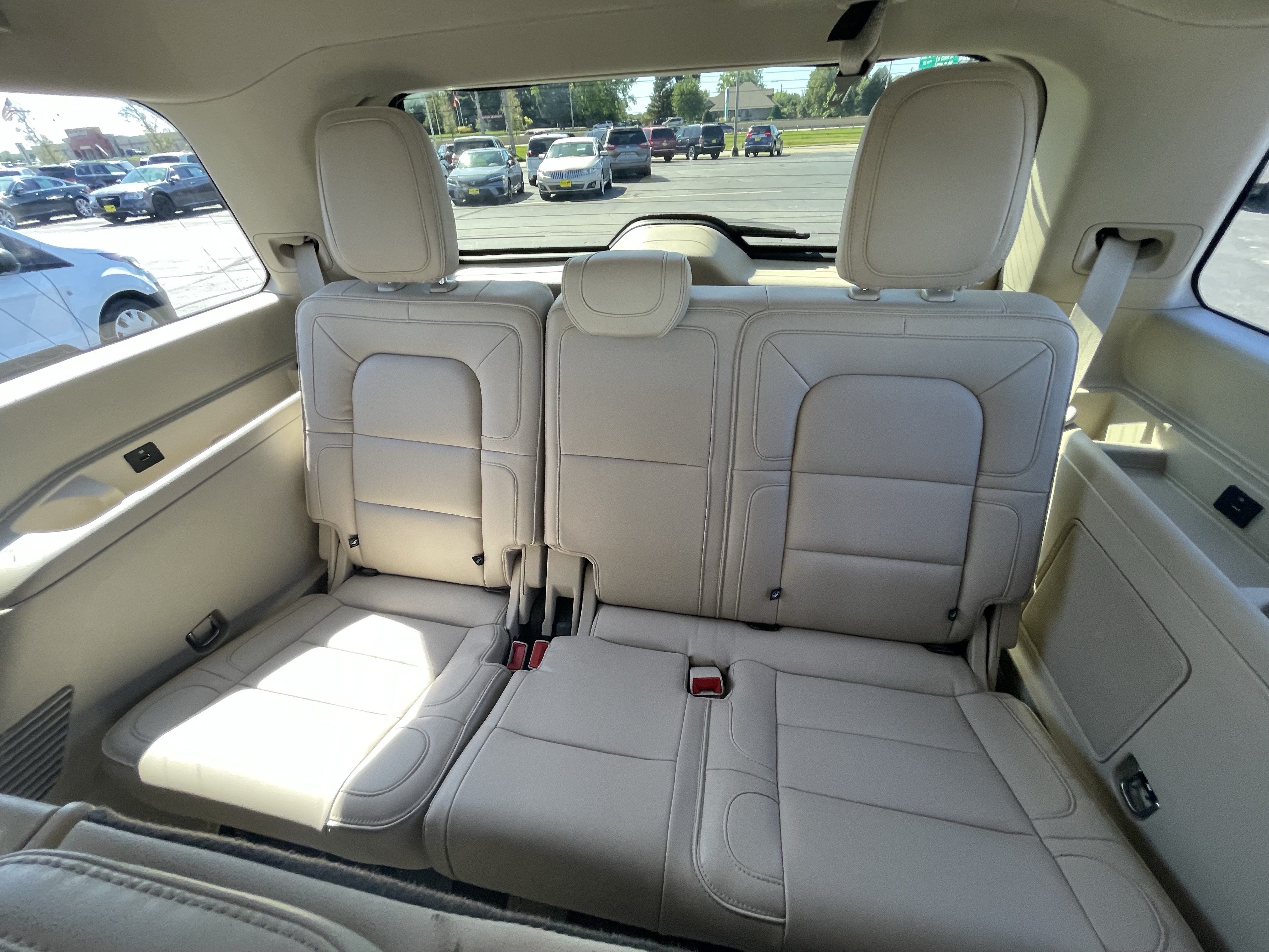 Used 2019 Lincoln Navigator Select AWD/4WD image 30