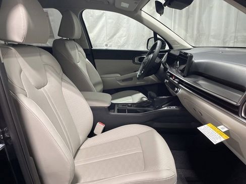 Used 2025 Kia Sorento S AWD/4WD image 31