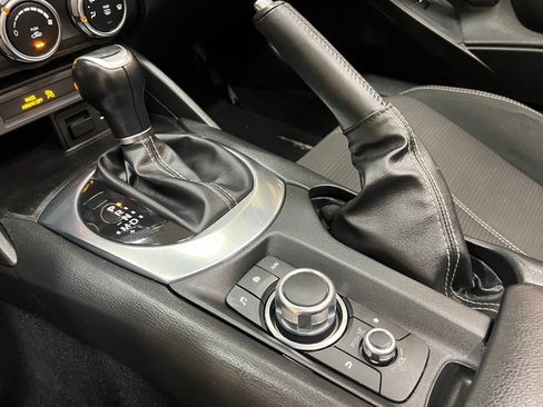 Used 2017 FIAT 124 Spider Classica RWD image 42