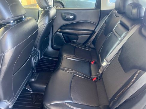 Used 2018 Jeep Compass Latitude w/ Cold Weather Group AWD/4WD image 8