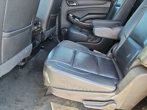 Used 2018 Chevrolet Suburban LT w/ LT Signature Package image 19