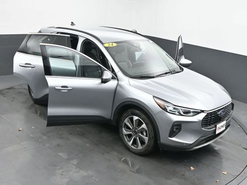 Used 2024 Ford Escape Platinum image 60