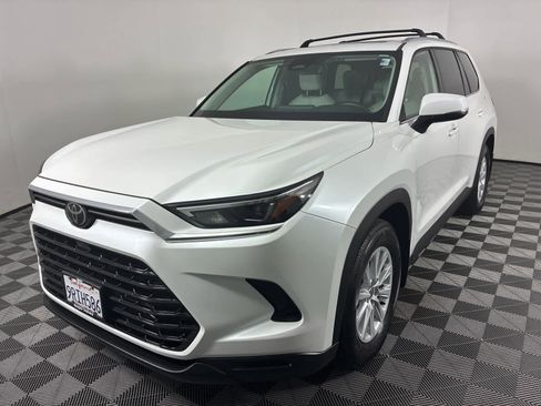 Used 2024 Toyota Grand Highlander AWD image 1