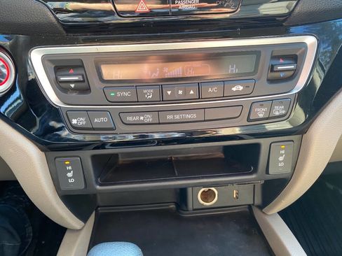 Used 2017 Honda Ridgeline RTL-E image 17