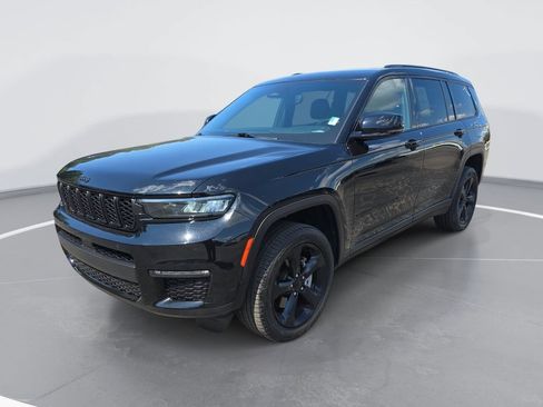 Used 2024 Jeep Grand Cherokee L Limited w/ Black Appearance Package AWD/4WD image 9