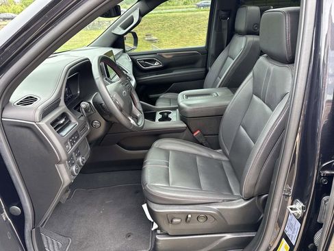 Used 2023 Chevrolet Suburban RST w/ Sport Performance Package AWD/4WD image 6